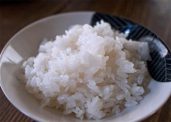 お茶碗一杯の幸せ 朱鷺と暮らす郷のお米