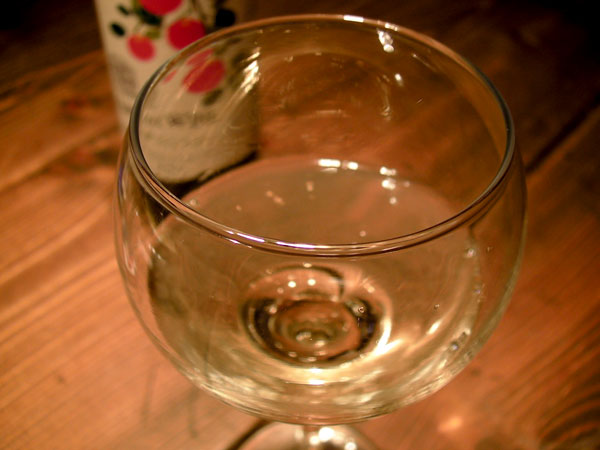 http://norakuri.jp/eat/locofoods/img/sake/ringo_wine02.jpg