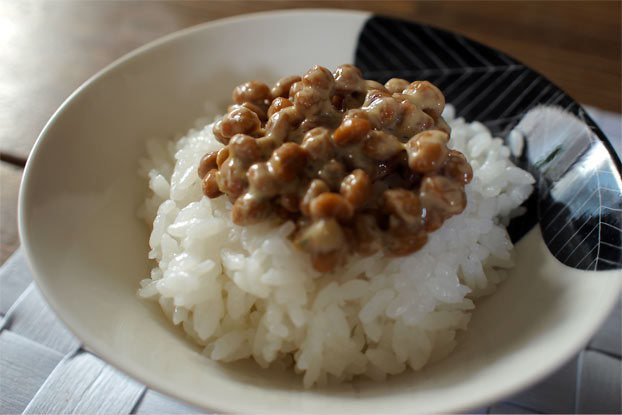 http://norakuri.jp/eat/sanchoku/img/akita/kouchi_natou.jpg
